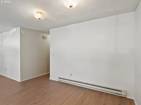 1211 S 7th Avenue Kelso WA 98626