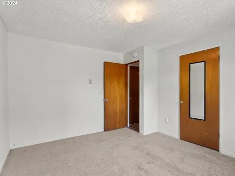 1211 S 7th Avenue Kelso WA 98626