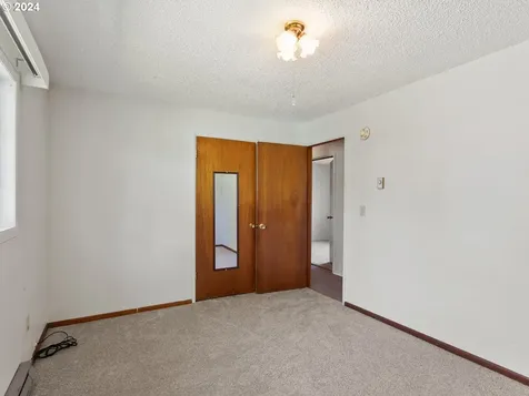 1211 S 7th Avenue Kelso WA 98626