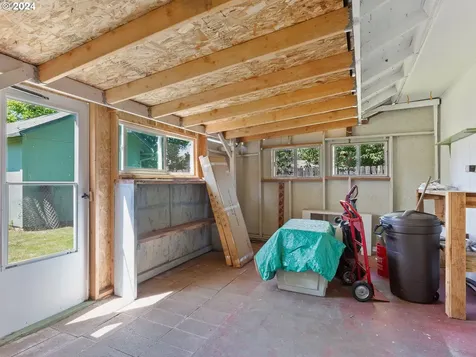 1211 S 7th Avenue Kelso WA 98626