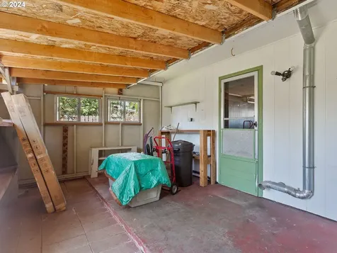 1211 S 7th Avenue Kelso WA 98626