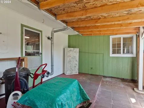 1211 S 7th Avenue Kelso WA 98626