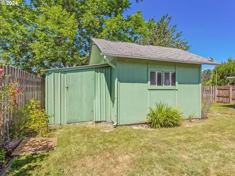1211 S 7th Avenue Kelso WA 98626
