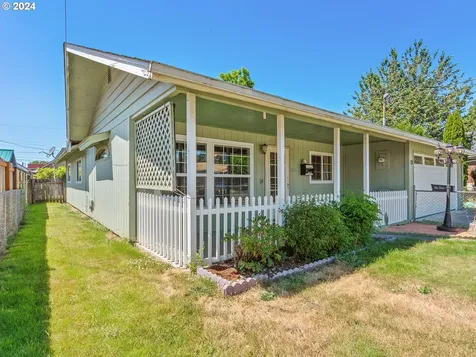 1211 S 7th Avenue Kelso WA 98626