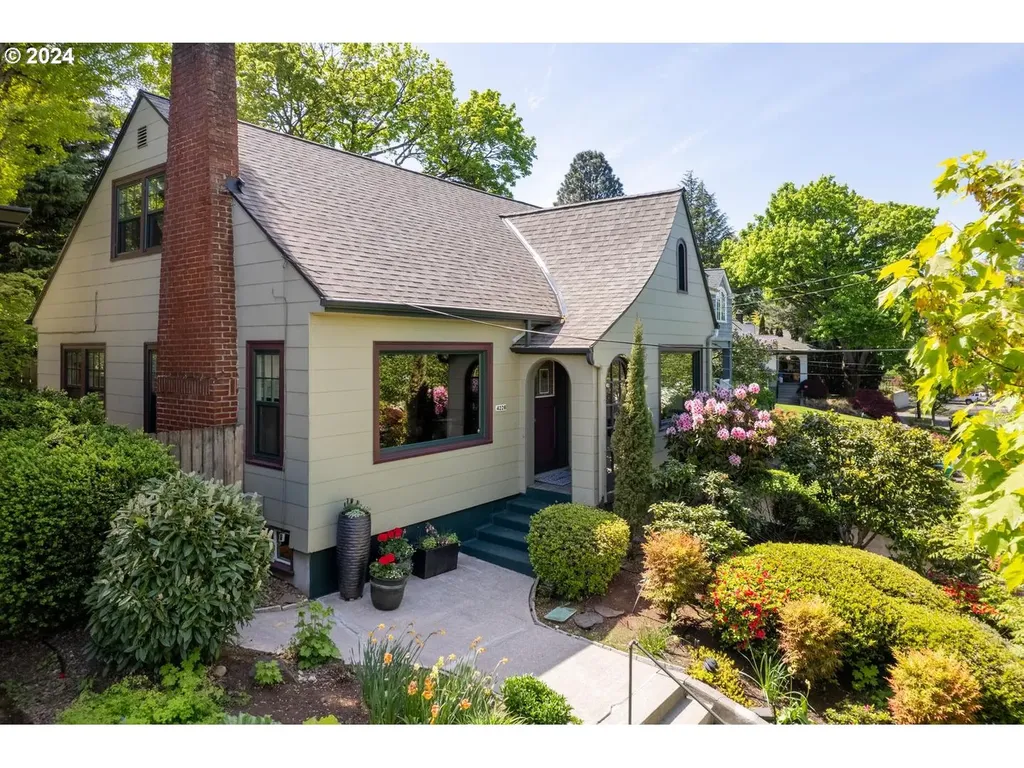4226 Se Ash Street Portland OR 97215