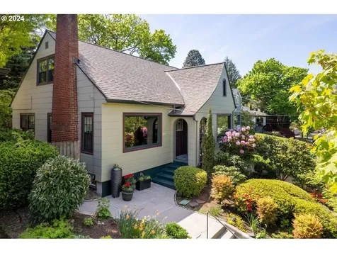 4226 Se Ash Street Portland OR 97215