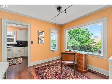4226 Se Ash Street Portland OR 97215
