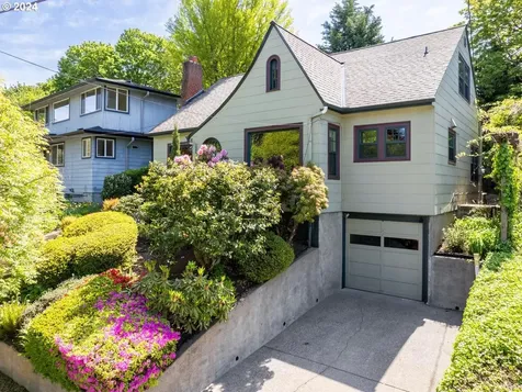 4226 Se Ash Street Portland OR 97215