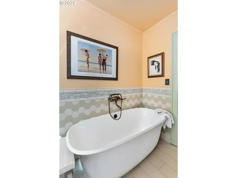 4226 Se Ash Street Portland OR 97215
