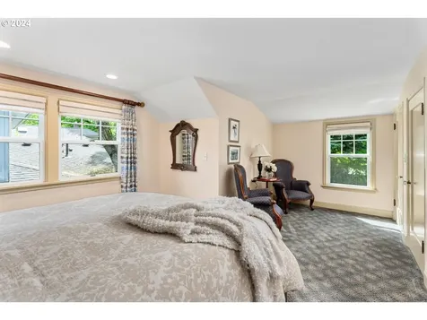 4226 Se Ash Street Portland OR 97215