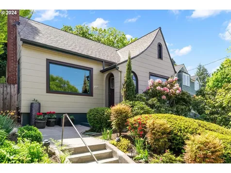 4226 Se Ash Street Portland OR 97215