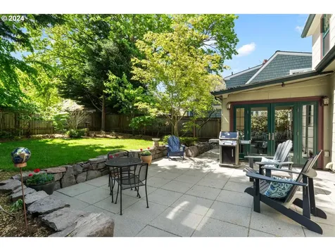 4226 Se Ash Street Portland OR 97215
