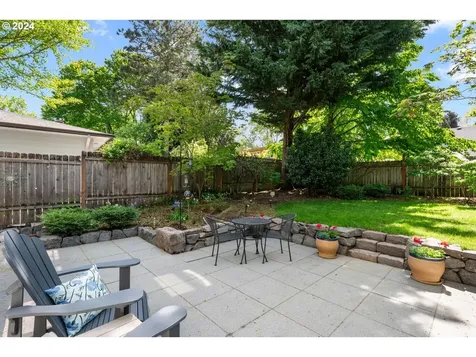 4226 Se Ash Street Portland OR 97215