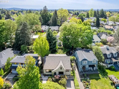 4226 Se Ash Street Portland OR 97215