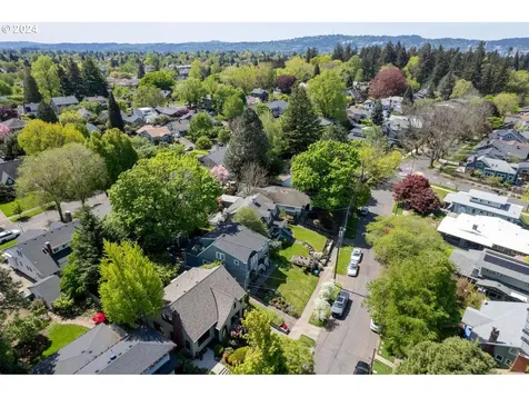 4226 Se Ash Street Portland OR 97215