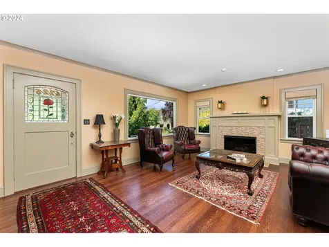 4226 Se Ash Street Portland OR 97215