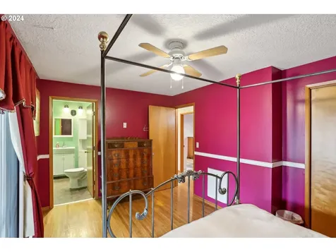 2832 B Street Forest Grove OR 97116