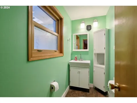 2832 B Street Forest Grove OR 97116