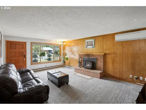 2832 B Street Forest Grove OR 97116