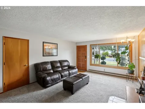 2832 B Street Forest Grove OR 97116