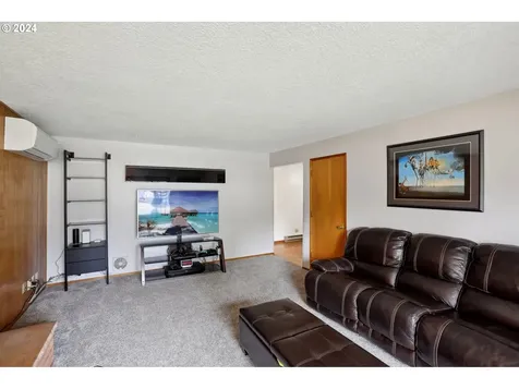 2832 B Street Forest Grove OR 97116