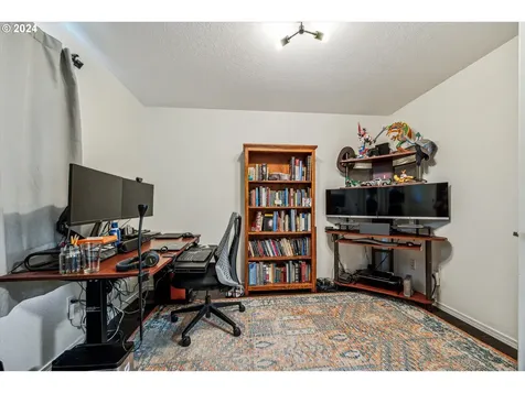 8121 Se Madison Street Portland OR 97215