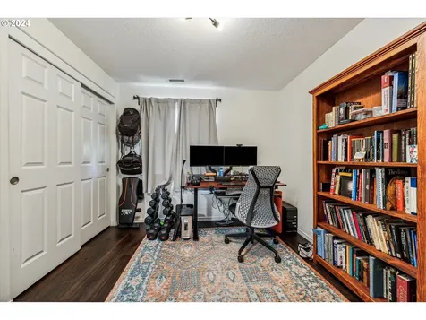 8121 Se Madison Street Portland OR 97215