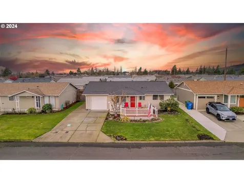 1845 Thompson Road Woodburn OR 97071