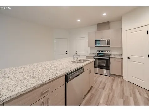 349 S 69th Place Ridgefield WA 98642