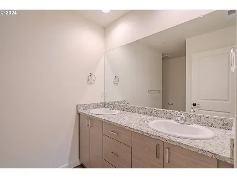 349 S 69th Place Ridgefield WA 98642