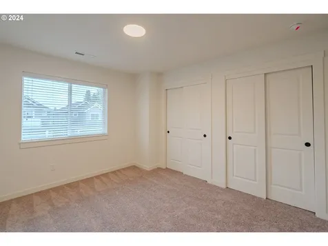 349 S 69th Place Ridgefield WA 98642