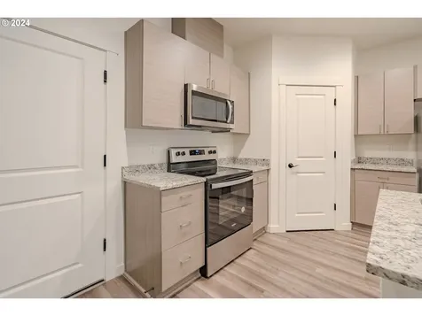 349 S 69th Place Ridgefield WA 98642