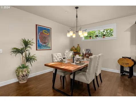 1742 Ne Stile Drive Hillsboro OR 97124