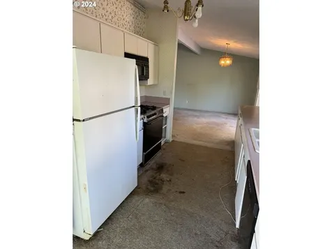 3417 Champlain Court Nw Salem OR 97304