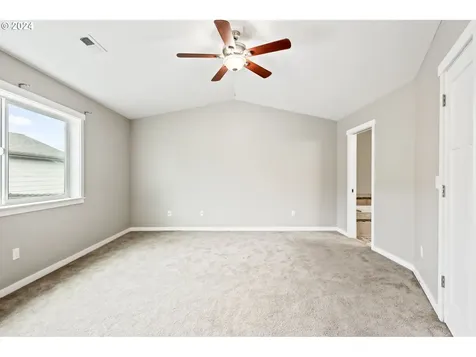 492 SE Gleneden Place Bend OR 97702