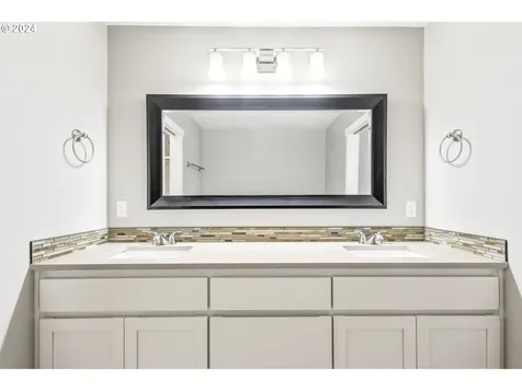 492 SE Gleneden Place Bend OR 97702