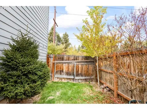 492 SE Gleneden Place Bend OR 97702
