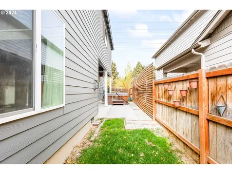 492 SE Gleneden Place Bend OR 97702