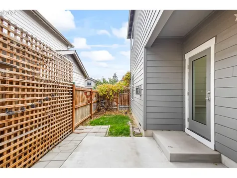 492 SE Gleneden Place Bend OR 97702