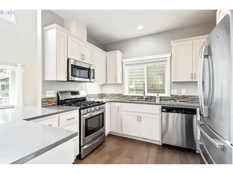 492 SE Gleneden Place Bend OR 97702