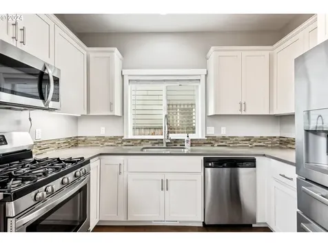 492 SE Gleneden Place Bend OR 97702