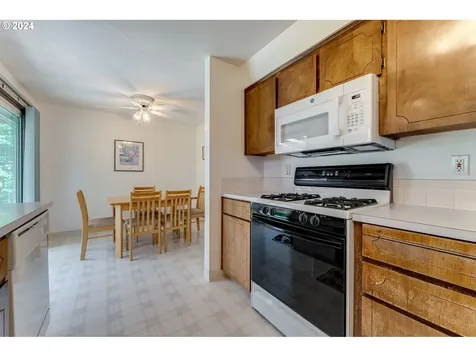 1721 Se 54th Avenue Hillsboro OR 97123