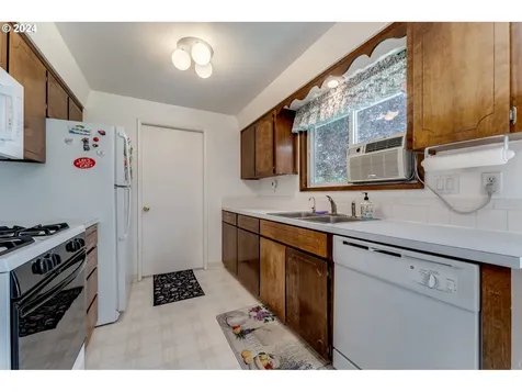 1721 Se 54th Avenue Hillsboro OR 97123