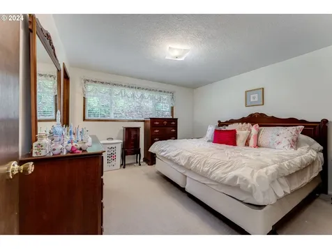 1721 Se 54th Avenue Hillsboro OR 97123