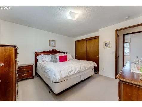 1721 Se 54th Avenue Hillsboro OR 97123