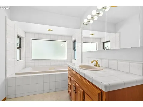 77958 S 6th Street Cottage Grove OR 97424