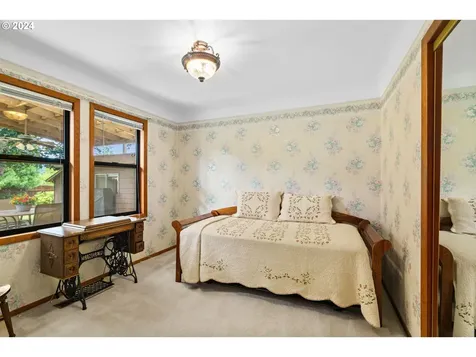77958 S 6th Street Cottage Grove OR 97424