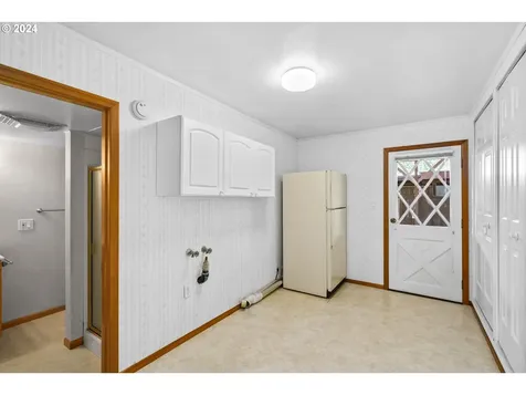 77958 S 6th Street Cottage Grove OR 97424