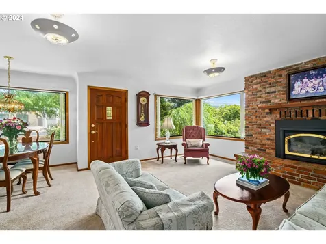 77958 S 6th Street Cottage Grove OR 97424