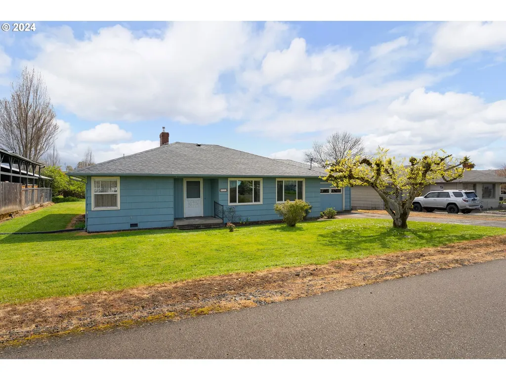 635 NE Madison Avenue Roseburg OR 97470